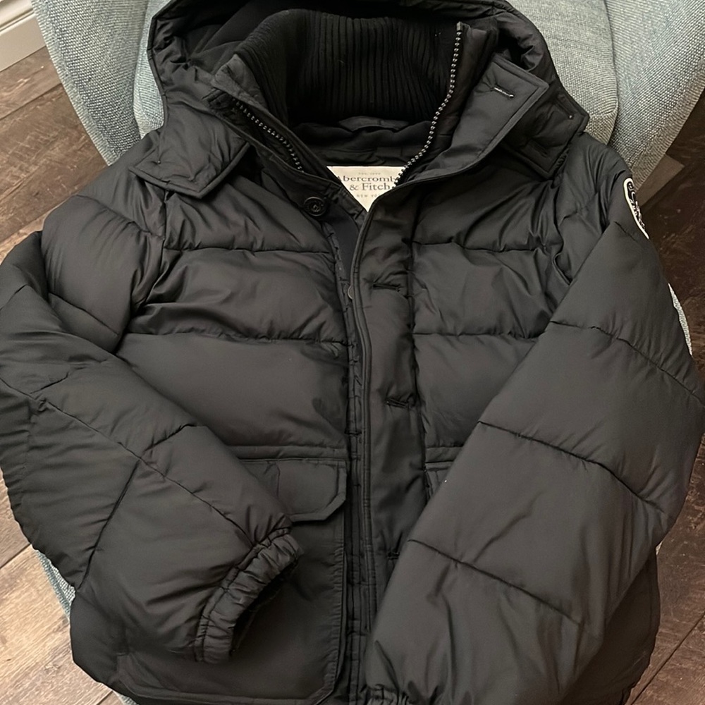 Men's Abercrombie & Fitch Hooded Puffer Jacket - Color: Black -Size Large